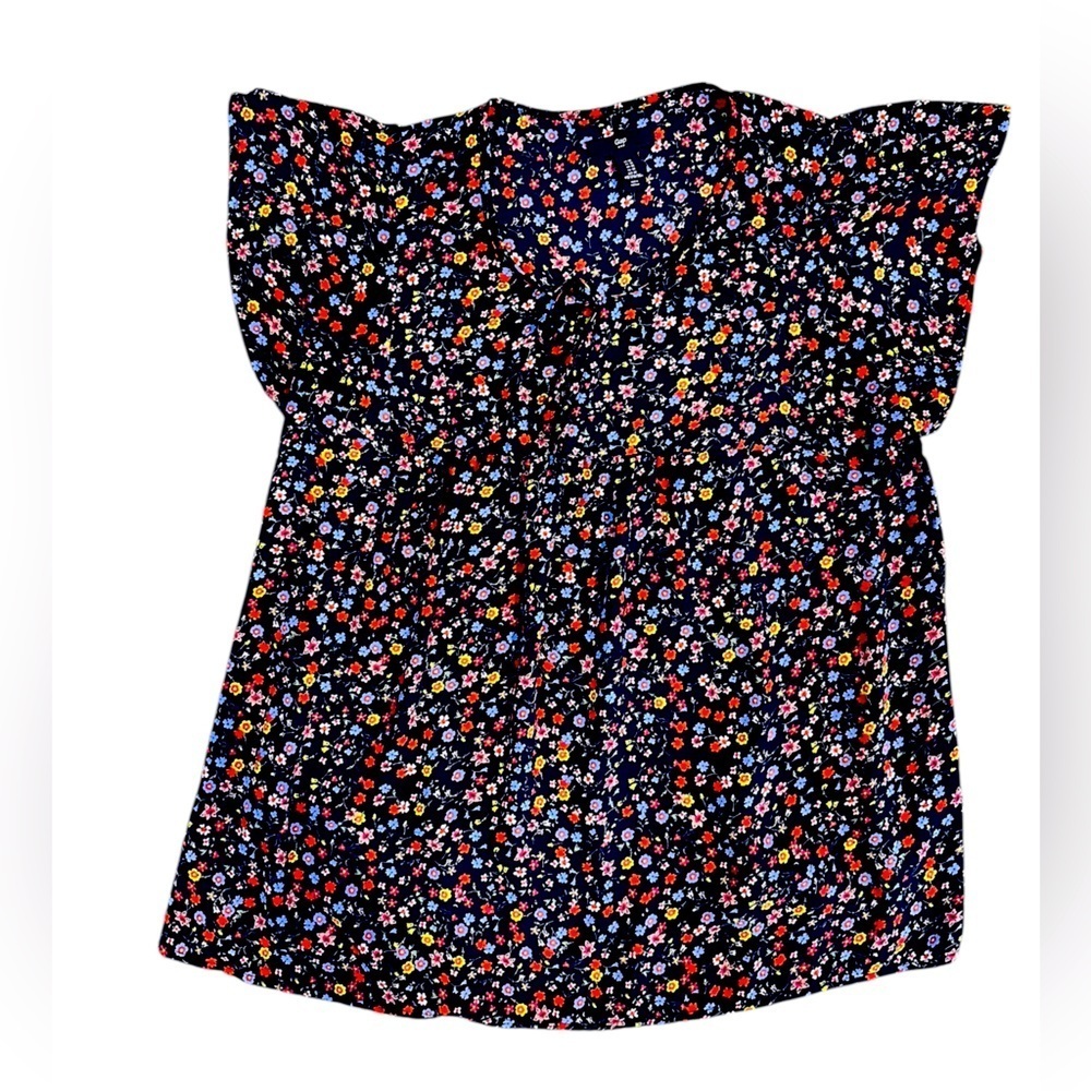 Gap Navy blue floral print blouse. Cap sleeve size M